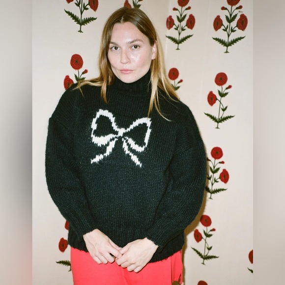 Lisa Says Gah Cece Turtleneck in Ink Bow Size XS/S - Picture 3 of 9